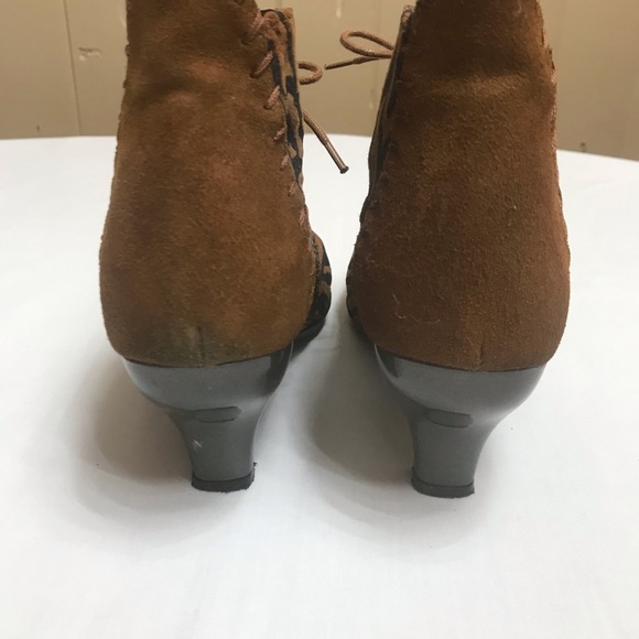 Shoes - Picture 5 of 10